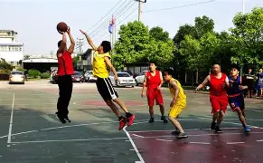 团队的凝聚力和团结性的句子人民日报